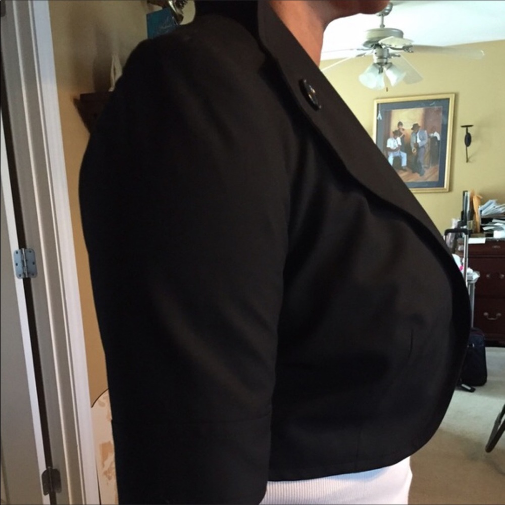 Like NEW. Size large - Picture 2 of 4